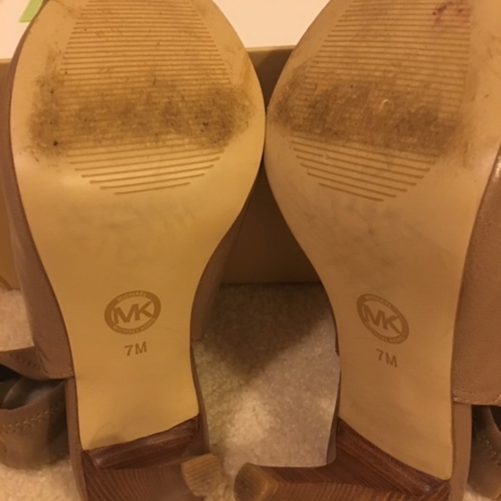 Michael Kors Leather Tonne Booties Taupe - Picture 5 of 5